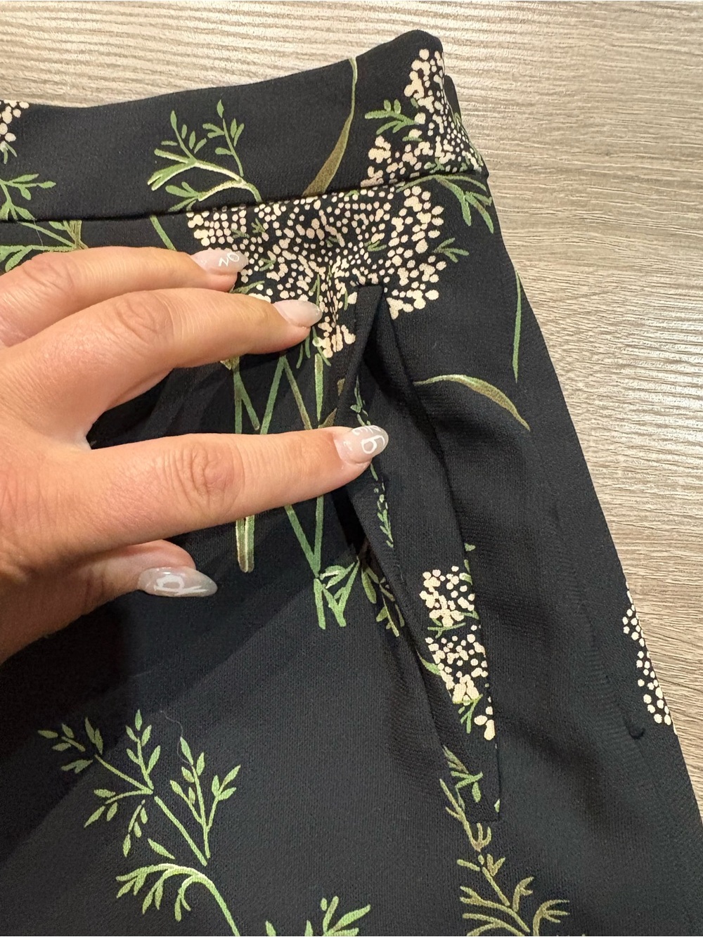 Wilfred Black Floral Scalloped Hem Skort - Picture 5 of 9